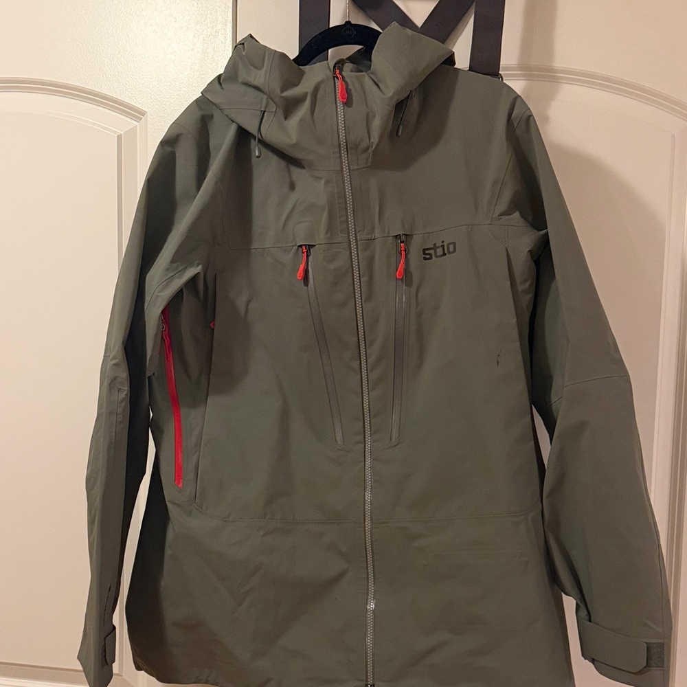 Stio Objective Pro Gortex Men's Green Performance Jacket with Red Accents